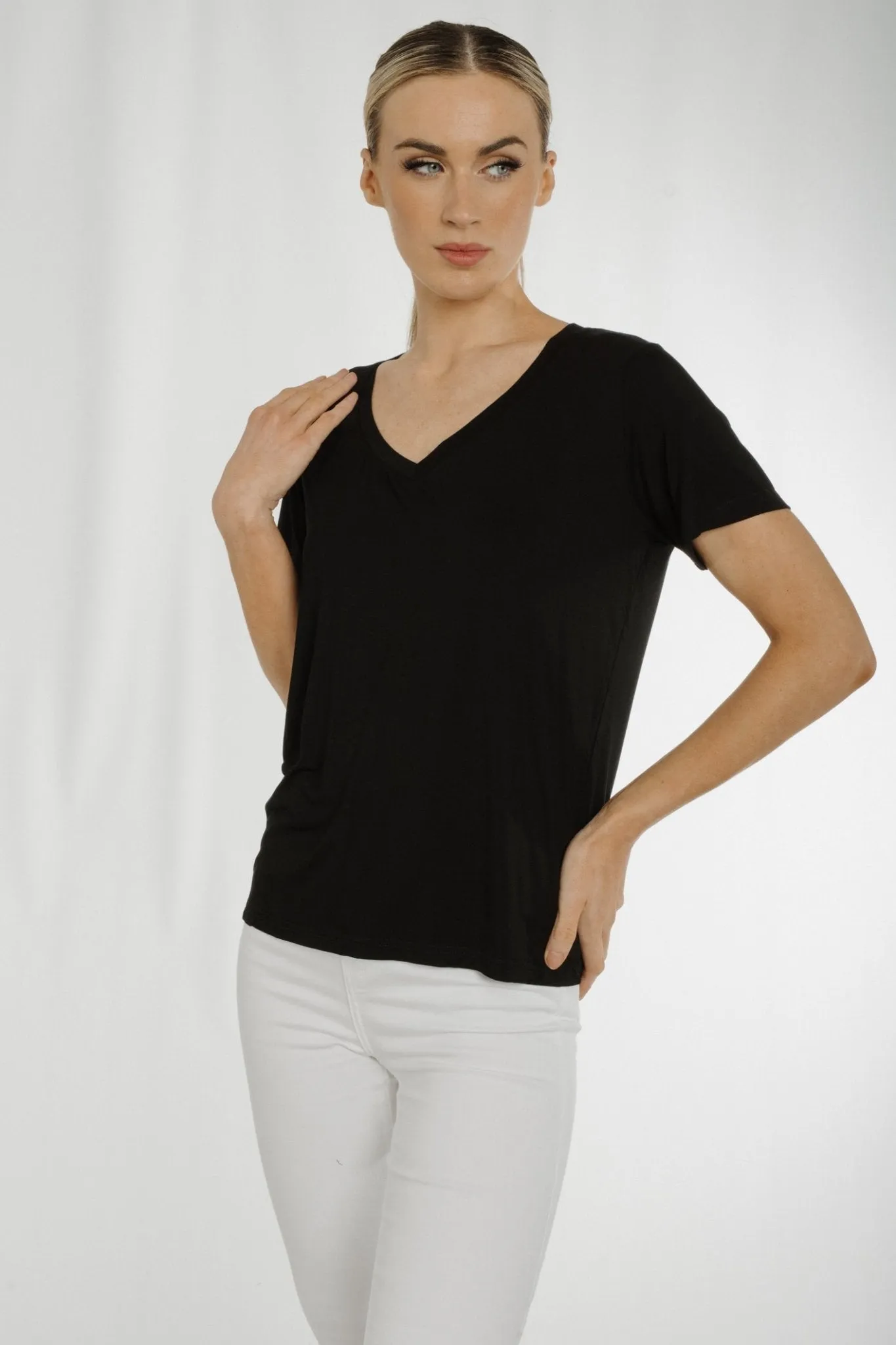 Ally V-Neck T-Shirt In Black