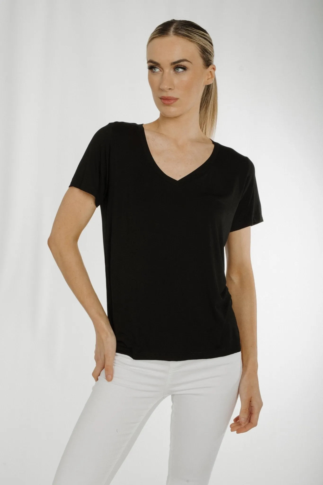 Ally V-Neck T-Shirt In Black