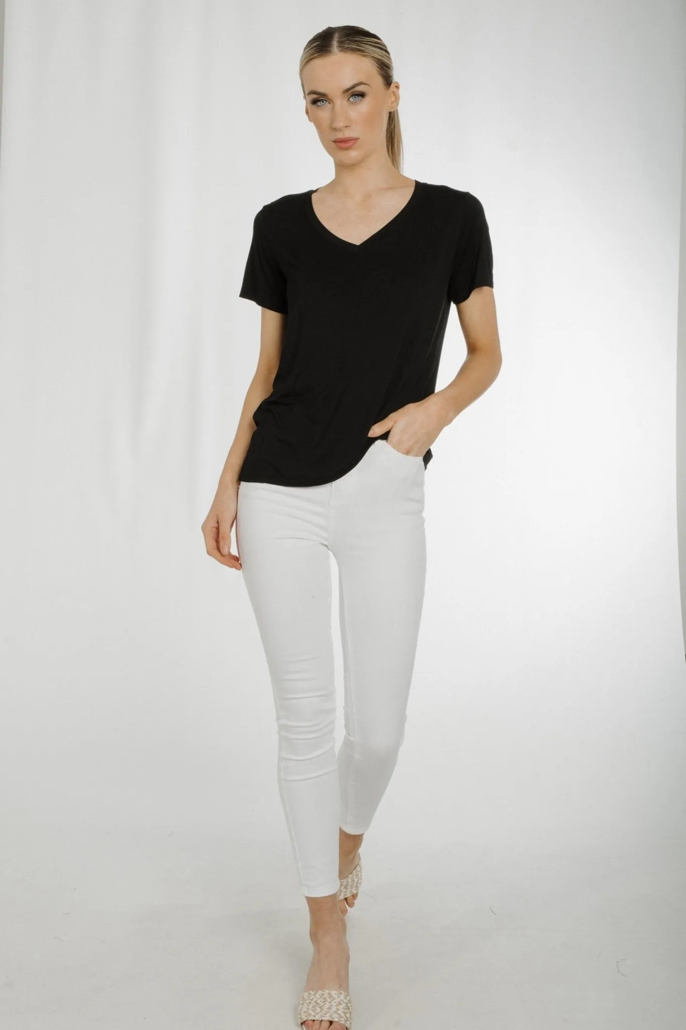 Ally V-Neck T-Shirt In Black