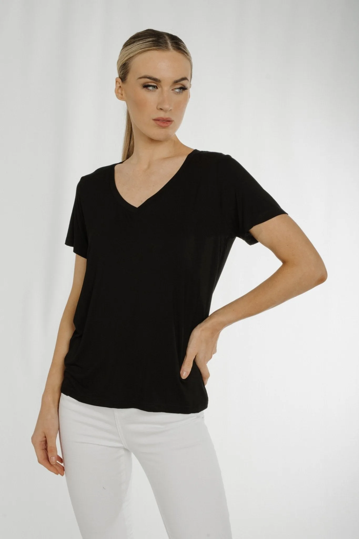 Ally V-Neck T-Shirt In Black