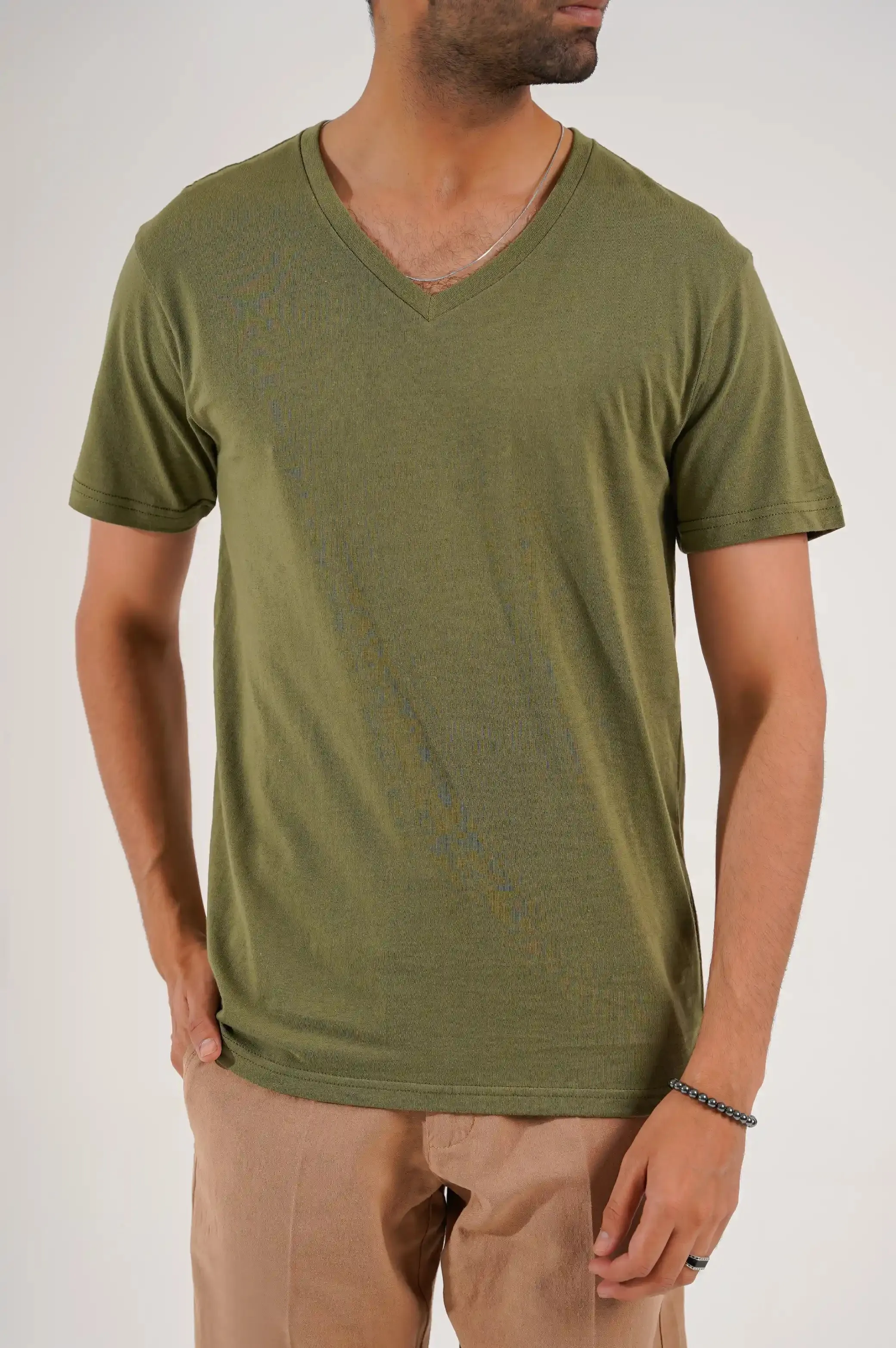 BASIC V NECK T-SHIRT