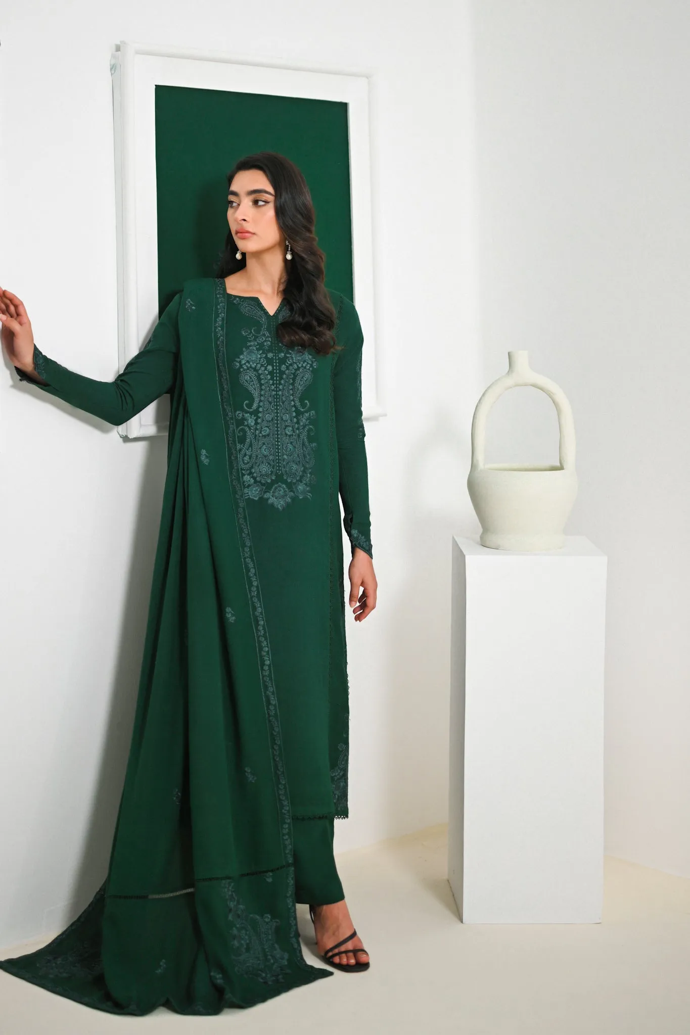 EMERALD LUXURY EMBROIDERED KARANDI SET NEL-23636