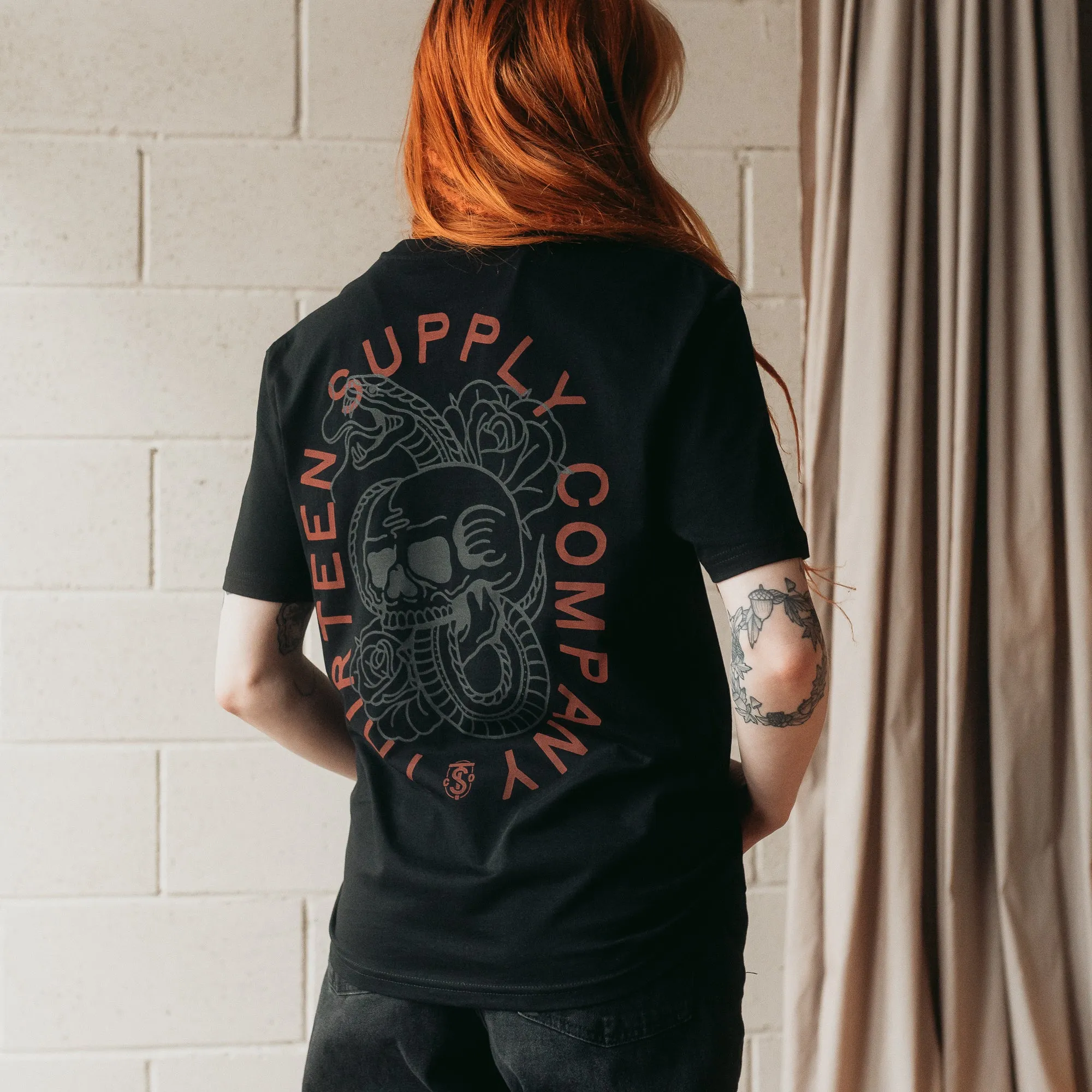 NEVER LOSE - BLACK UNISEX T-SHIRT