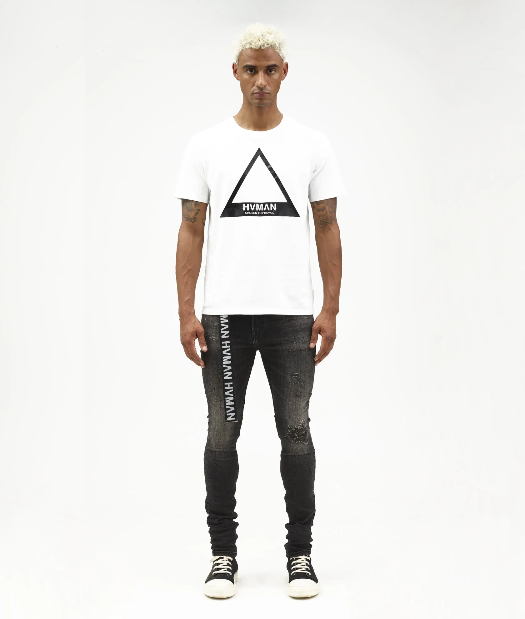 TRIANGLE LOGO TEE IN WHITE